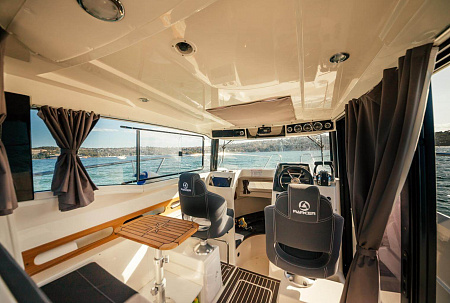 Катер Parker 800 Pilothouse